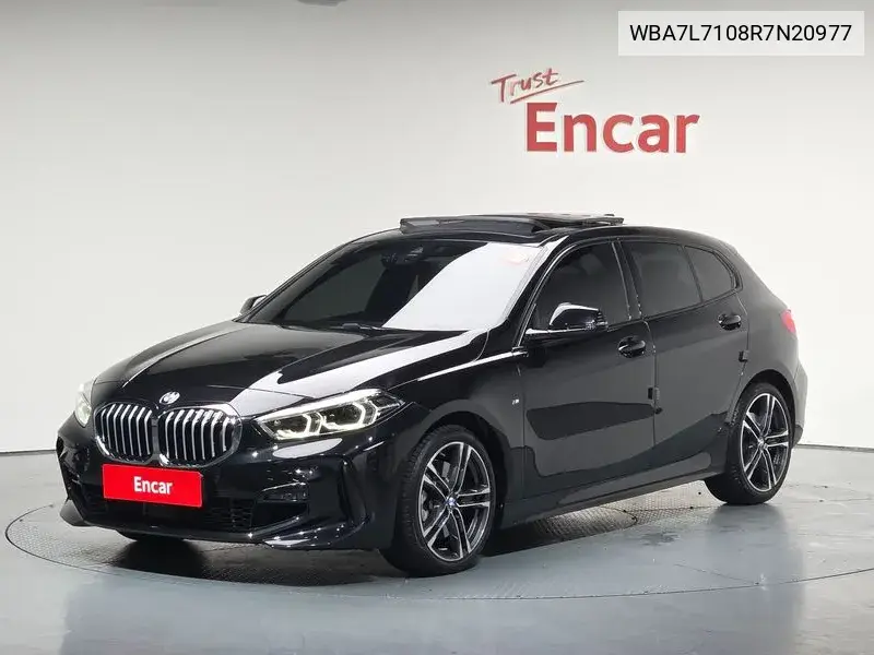 1 Series (F40) 120I M Sports VIN: WBA7L7108R7N20977 Lot: 40070563
