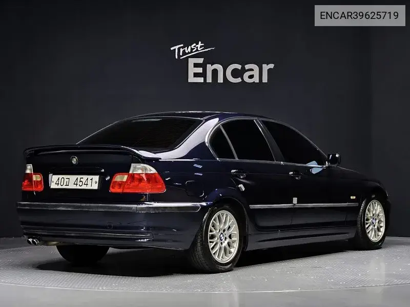 3 Series 320I Sedan E46 VIN: ENCAR39625719 Lot: 39625719