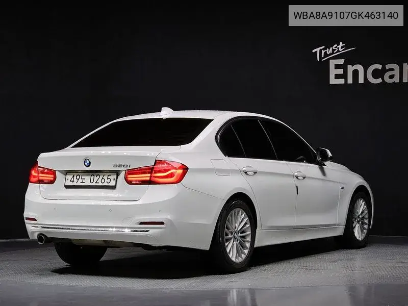 3 Series (F30) 320I Luxury VIN: WBA8A9107GK463140 Lot: 40108053