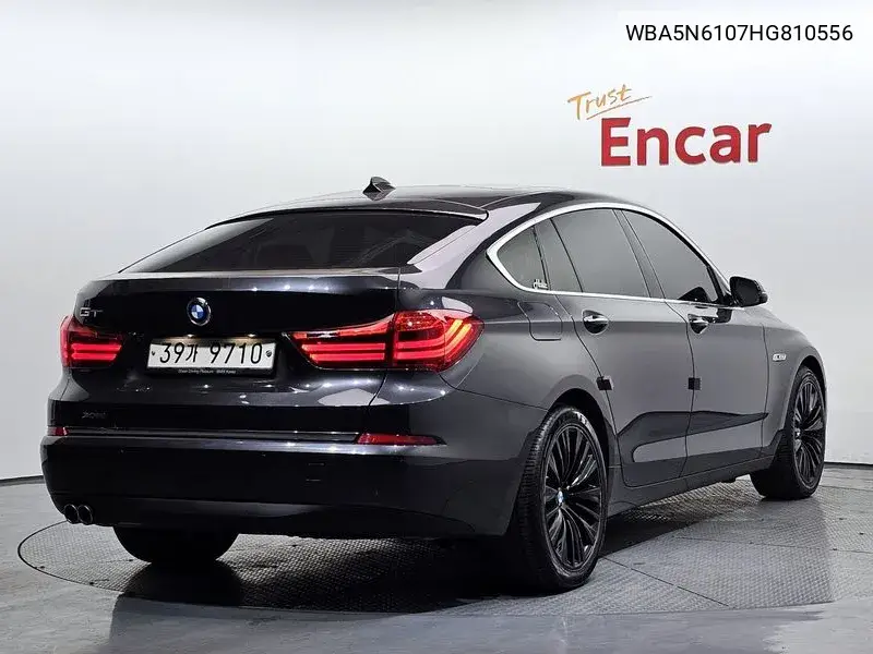 5 Series Gt (F07) Gt 30D xDrive VIN: WBA5N6107HG810556 Lot: 39292781