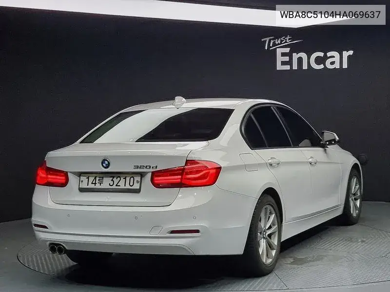 3 Series (F30) 320D VIN: WBA8C5104HA069637 Lot: 40100265