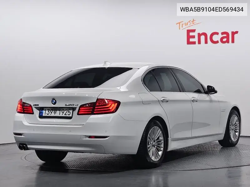 5 Series (F10) 520D xDrive VIN: WBA5B9104ED569434 Lot: 39640127