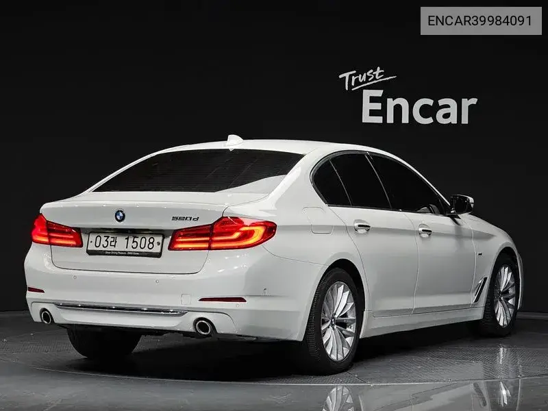 5 Series (G30) 520D Luxury Special Edition VIN: ENCAR39984091 Lot: 39984091
