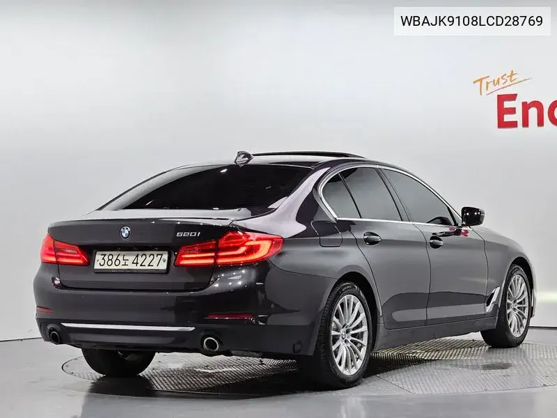 5 Series (G30) 520I Luxury VIN: WBAJK9108LCD28769 Lot: 39994230