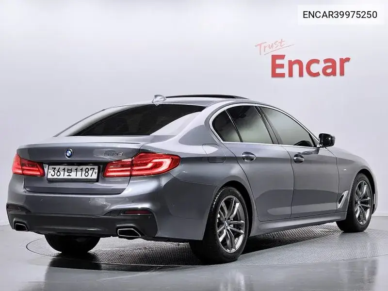 5 Series (G30) 520D M Sports Plus VIN: ENCAR39975250 Lot: 39975250