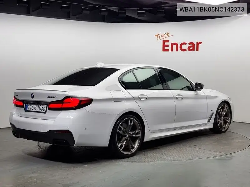 5 Series (G30) M550I xDrive VIN: WBA11BK05NC142373 Lot: 39962654