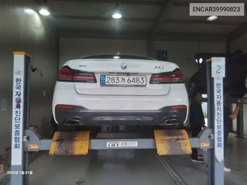 5 Series (G30) 530I xDrive M Sports VIN: ENCAR39990823 Lot: 39990823