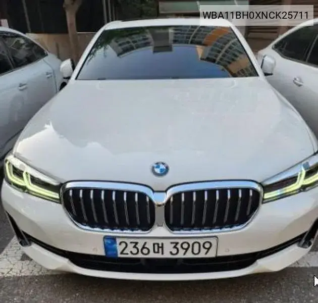 5 Series (G30) 520I Luxury VIN: WBA11BH0XNCK25711 Lot: 40001518