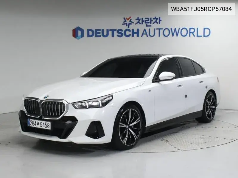 5 Series (G60) 530I xDrive M Sports VIN: WBA51FJ05RCP57084 Lot: 40094705