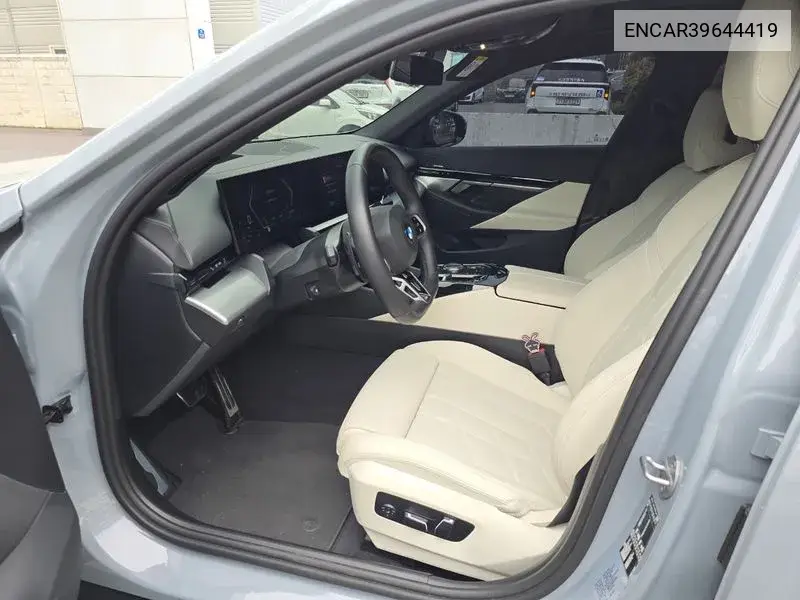 5 Series (G60) 520I M Sports VIN: ENCAR39644419 Lot: 39644419