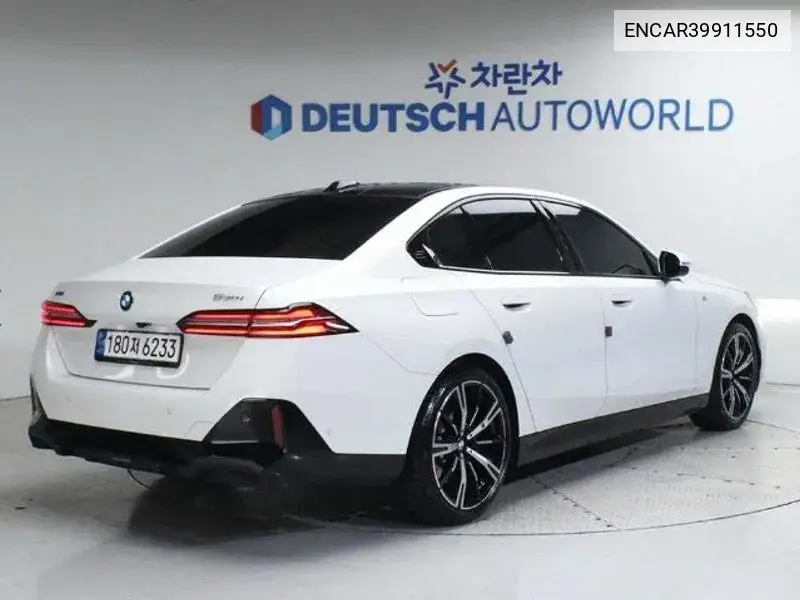 5 Series (G60) 530I xDrive M Sports VIN: ENCAR39911550 Lot: 39911550