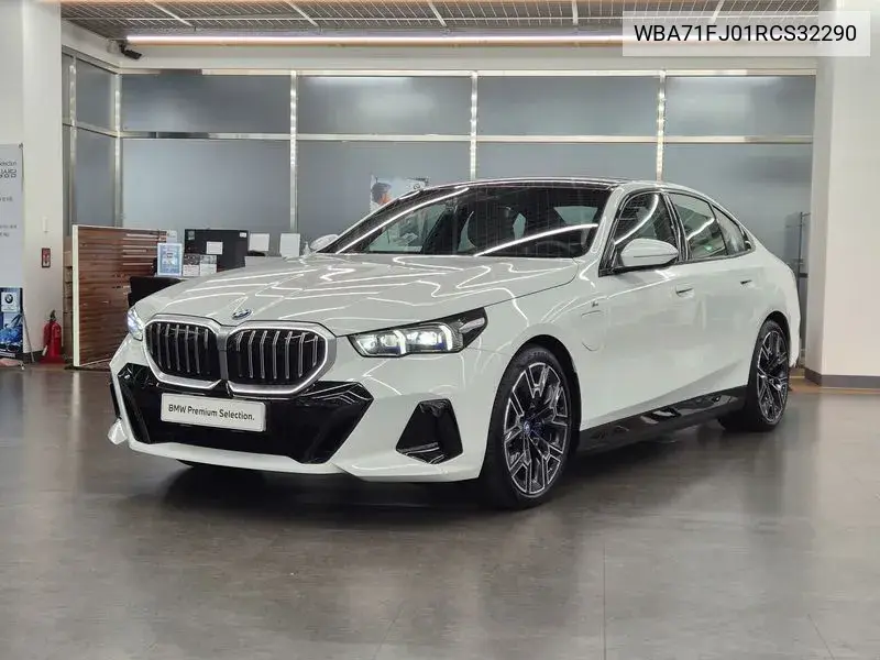 5 Series (G60) 530E M Sports VIN: WBA71FJ01RCS32290 Lot: 39937910