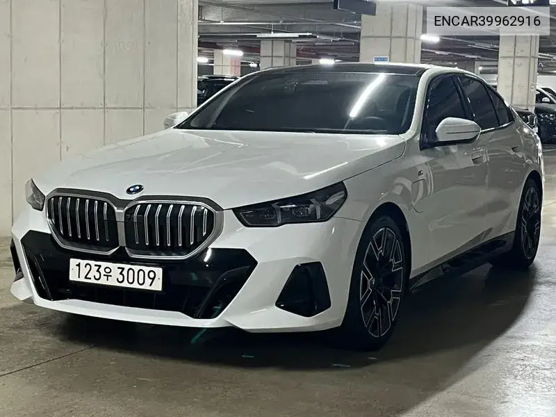 5 Series (G60) 530E VIN: ENCAR39962916 Lot: 39962916
