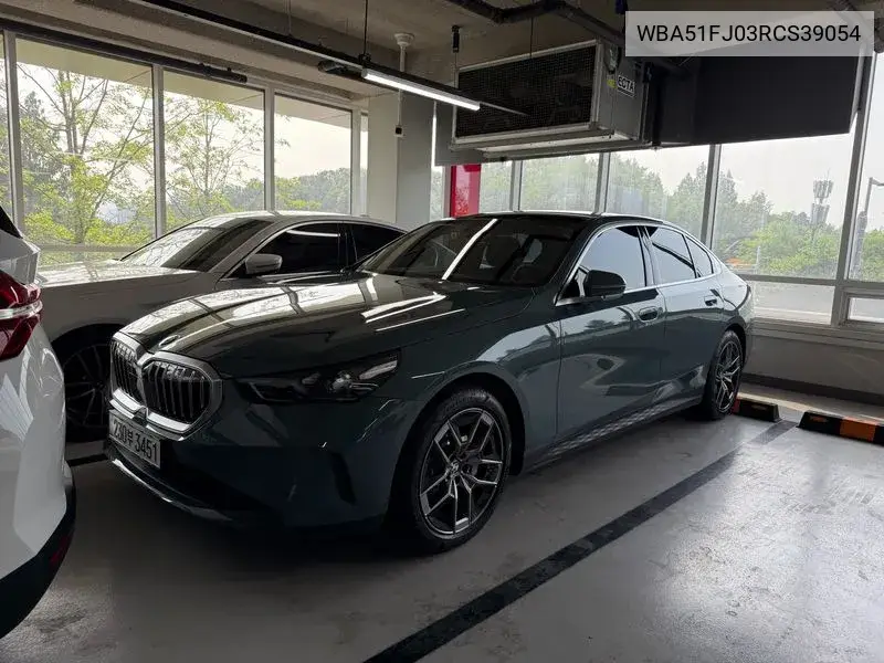 5 Series (G60) 530I xDrive VIN: WBA51FJ03RCS39054 Lot: 39968150