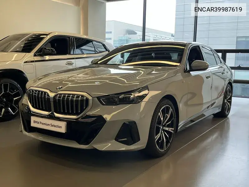 5 Series (G60) 530I xDrive M Sports VIN: ENCAR39987619 Lot: 39987619