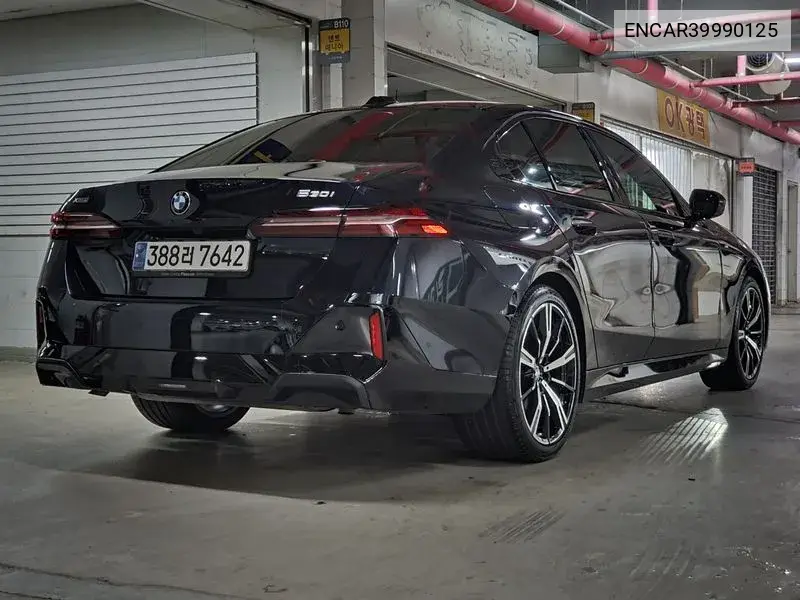 5 Series (G60) 530I xDrive M Sports VIN: ENCAR39990125 Lot: 39990125