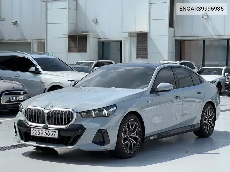 5 Series (G60) 523D xDrive M Sports VIN: ENCAR39995935 Lot: 39995935