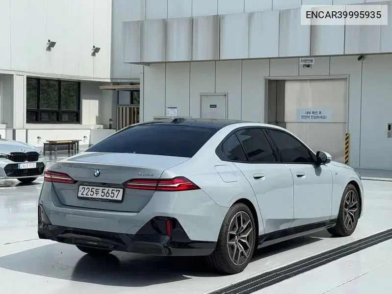 5 Series (G60) 523D xDrive M Sports VIN: ENCAR39995935 Lot: 39995935