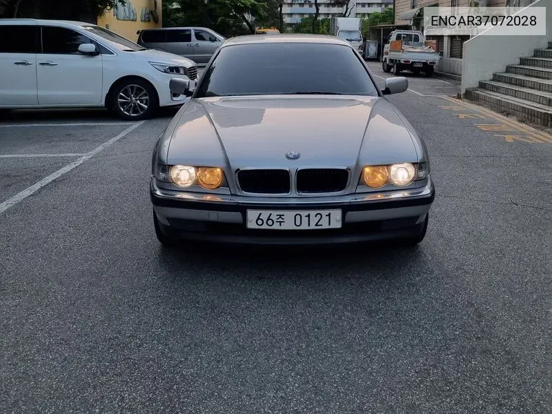 7 Series 735I E38 VIN: ENCAR37072028 Lot: 37072028