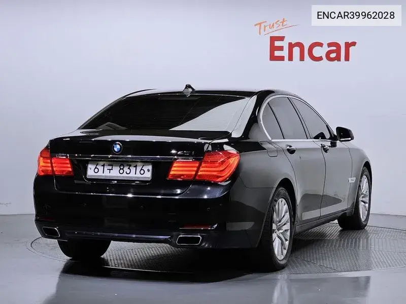 7 Series (F01) 740I VIN: ENCAR39962028 Lot: 39962028