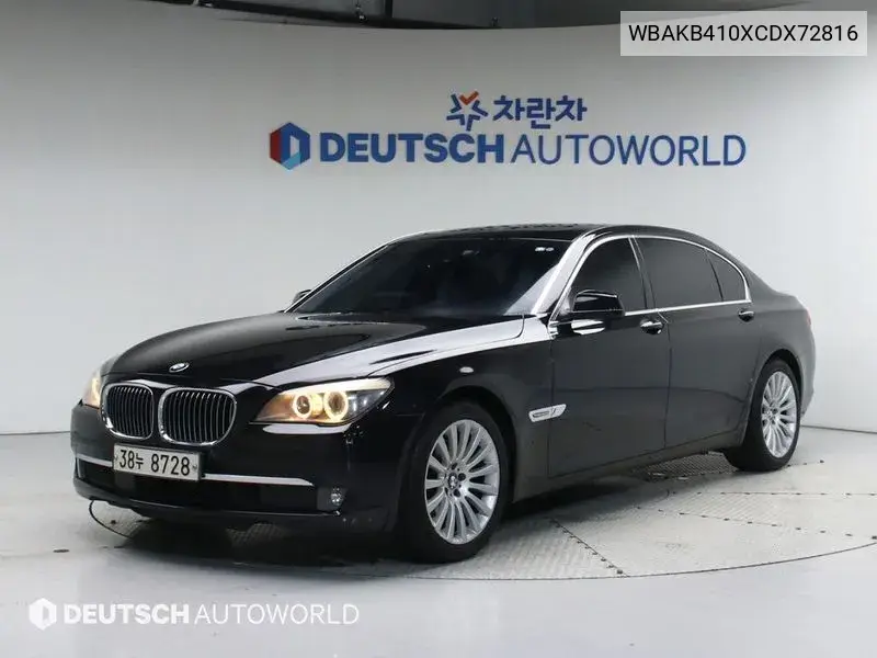 7 Series (F01) 740I VIN: WBAKB410XCDX72816 Lot: 39991685