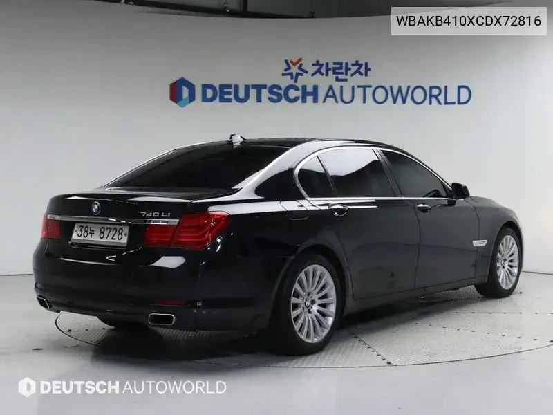 7 Series (F01) 740I VIN: WBAKB410XCDX72816 Lot: 39991685