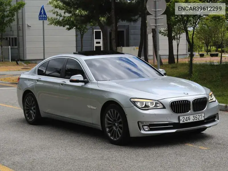 7 Series (F01) 730D xDrive VIN: ENCAR39612299 Lot: 39612299