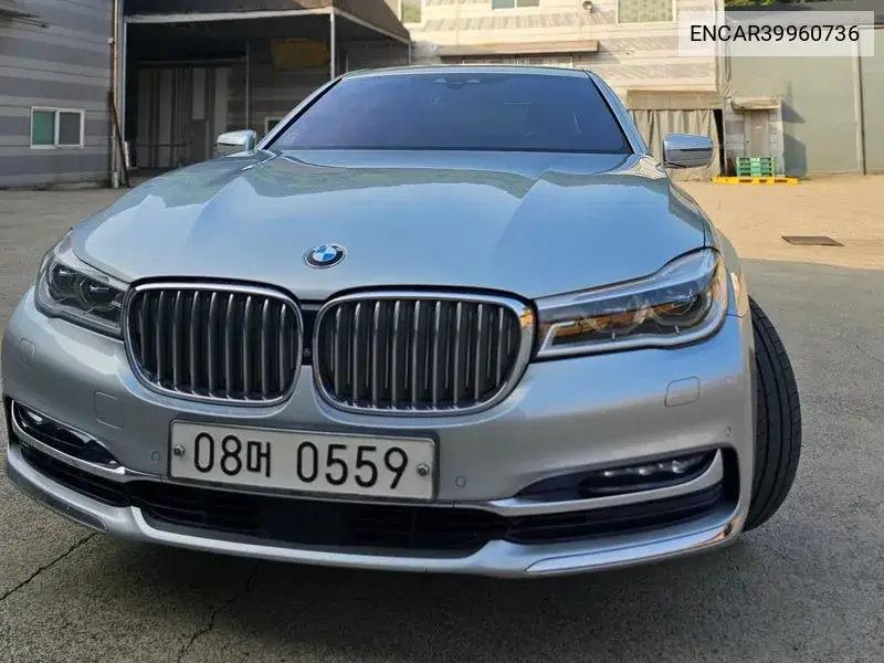 7 Series (G11) 750Li xDrive VIN: ENCAR39960736 Lot: 39960736