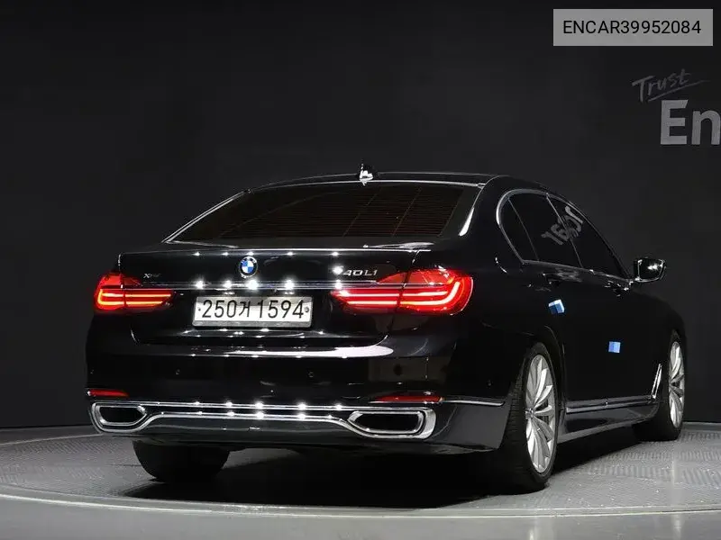 7 Series (G11) 740Li xDrive VIN: ENCAR39952084 Lot: 39952084