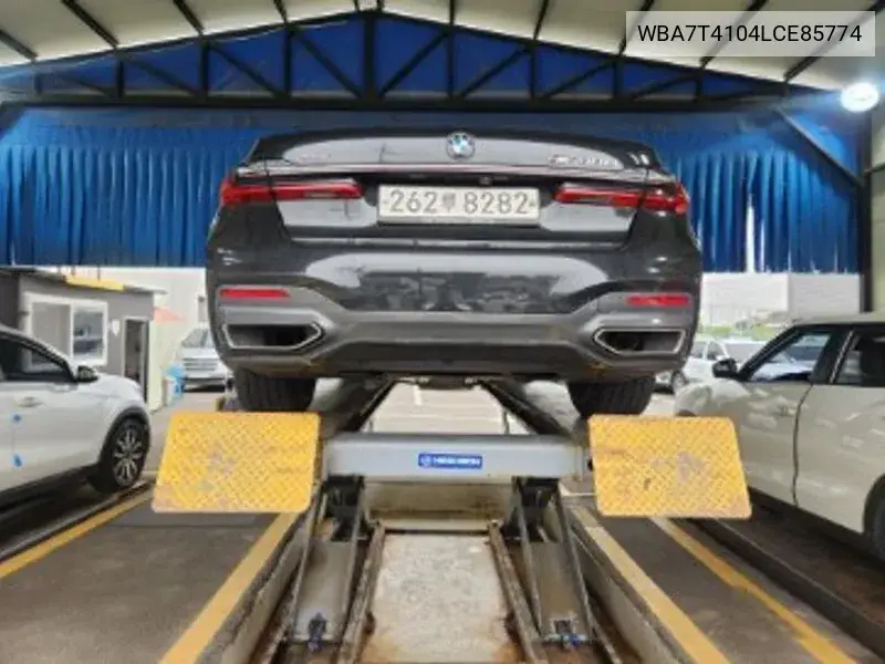 7 Series (G11) 740Li xDrive M Sports VIN: WBA7T4104LCE85774 Lot: 39970395