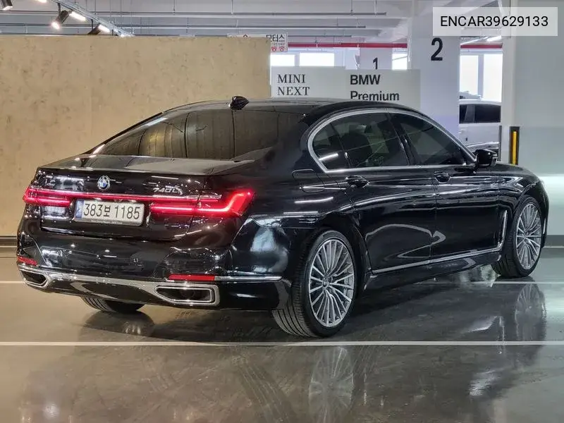 7 Series (G11) 740Li xDrive Design Pure Excellence VIN: ENCAR39629133 Lot: 39629133
