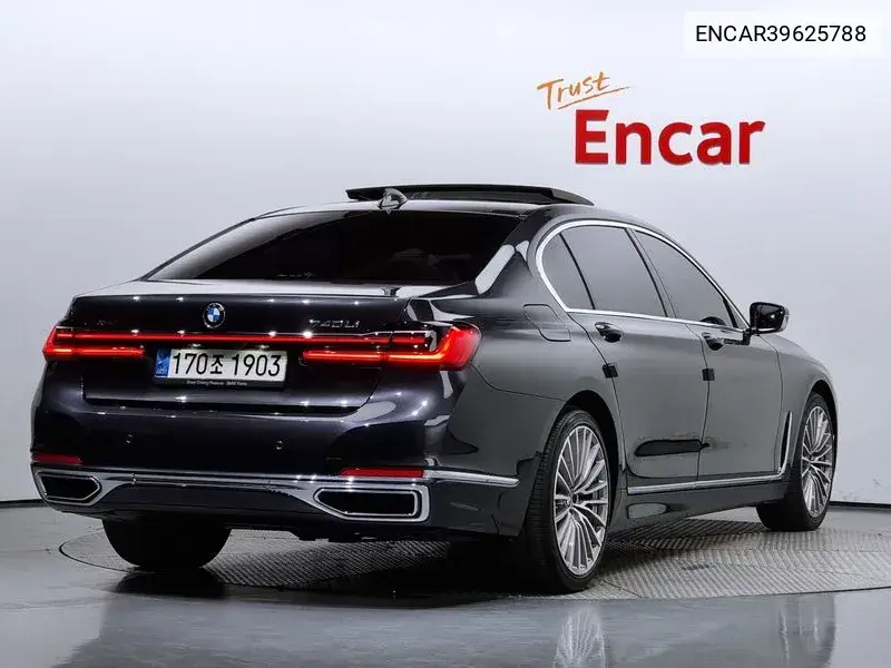 7 Series (G11) 740Li xDrive Design Pure Excellence VIN: ENCAR39625788 Lot: 39625788