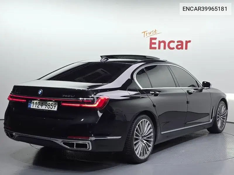 7 Series (G11) 740Li xDrive Design Pure Excellence VIN: ENCAR39965181 Lot: 39965181