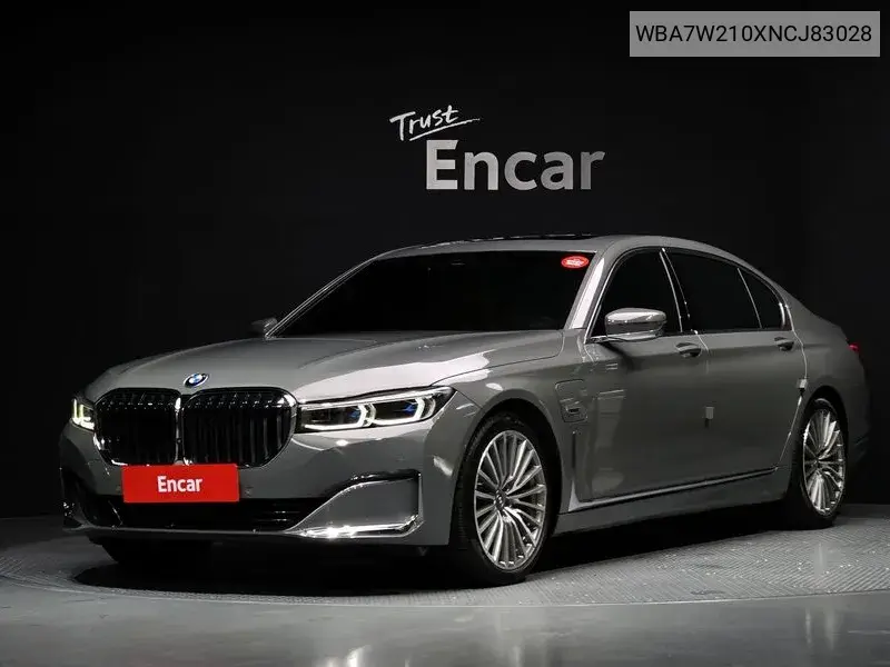 7 Series (G11) 745Le I Performance Design Pure Excellence VIN: WBA7W210XNCJ83028 Lot: 39989954