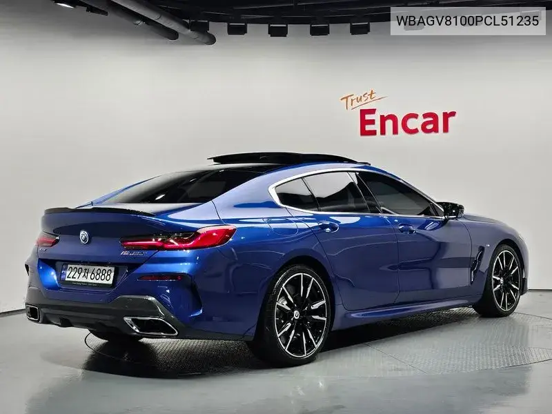 8 Series (G15) M850I ​​xDrive Gran Coupe VIN: WBAGV8100PCL51235 Lot: 39693559