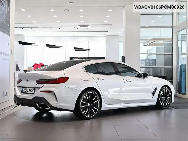 8 Series (G15) M850I ​​xDrive Gran Coupe VIN: WBAGV8106PCM08926 Lot: 39981127