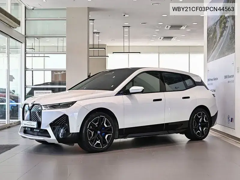 Ix xDrive50 Sports Plus VIN: WBY21CF03PCN44563 Lot: 39968896