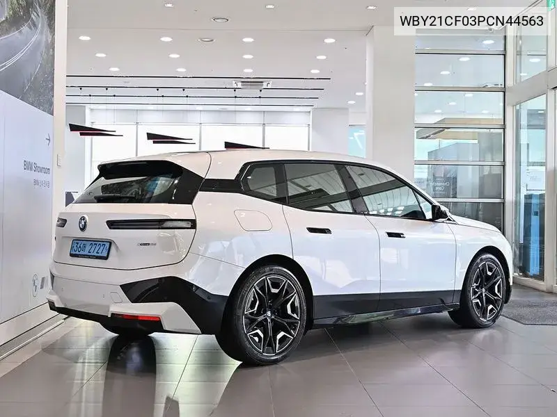 Ix xDrive50 Sports Plus VIN: WBY21CF03PCN44563 Lot: 39968896