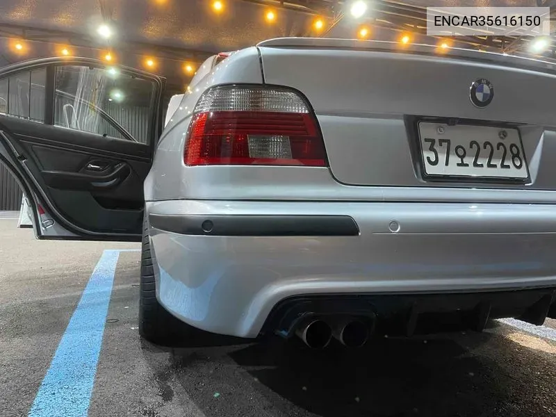 M5 (E39) M5 Sedan VIN: ENCAR35616150 Lot: 35616150
