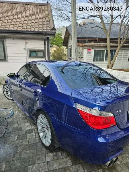M5 (E60) M5 Sedan VIN: ENCAR39280347 Lot: 39280347
