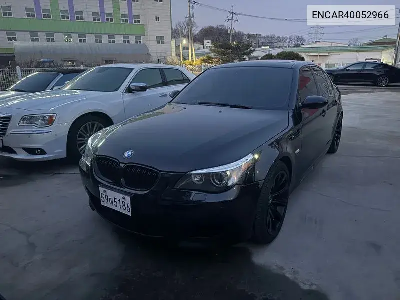 M5 (E60) M5 Sedan VIN: ENCAR40052966 Lot: 40052966