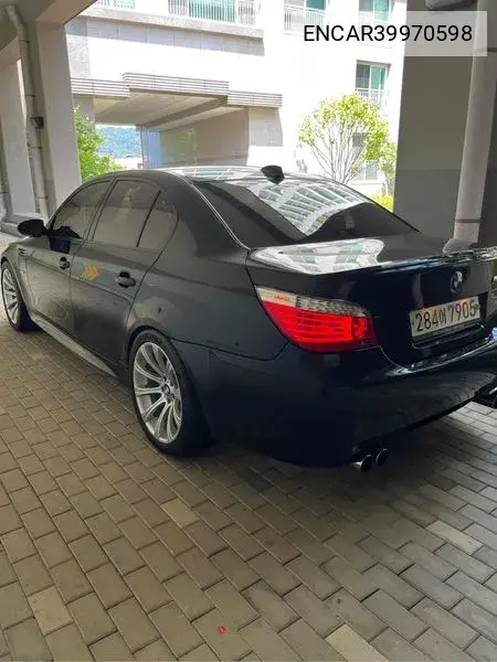 M5 (E60) M5 Sedan VIN: ENCAR39970598 Lot: 39970598
