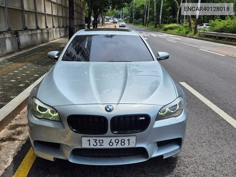 M5 (F10) M5 Sedan VIN: ENCAR40128018 Lot: 40128018