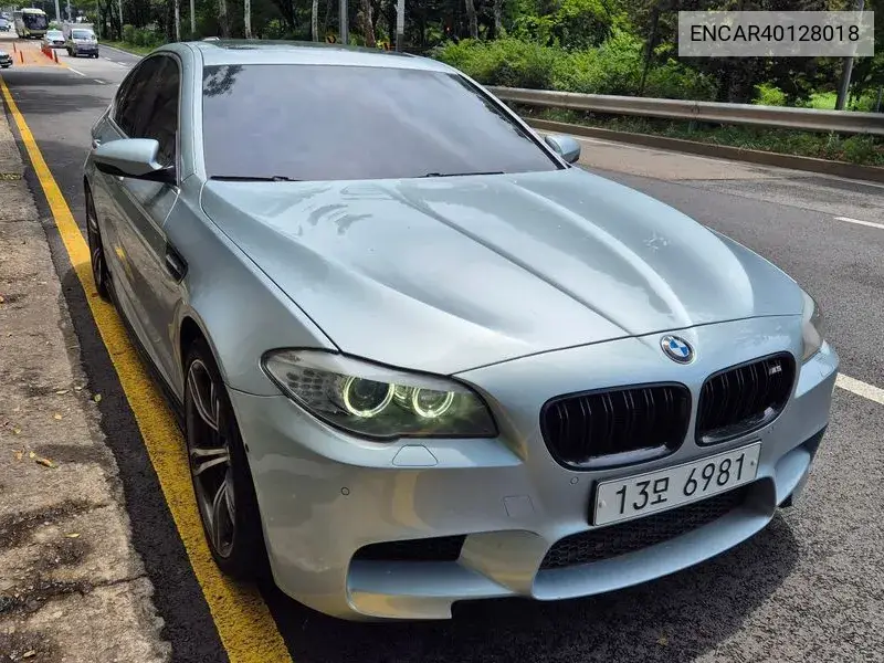 M5 (F10) M5 Sedan VIN: ENCAR40128018 Lot: 40128018