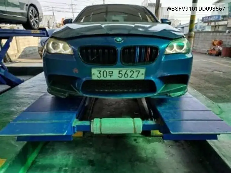 M5 (F10) M5 Sedan VIN: WBSFV9101DD093567 Lot: 39435458