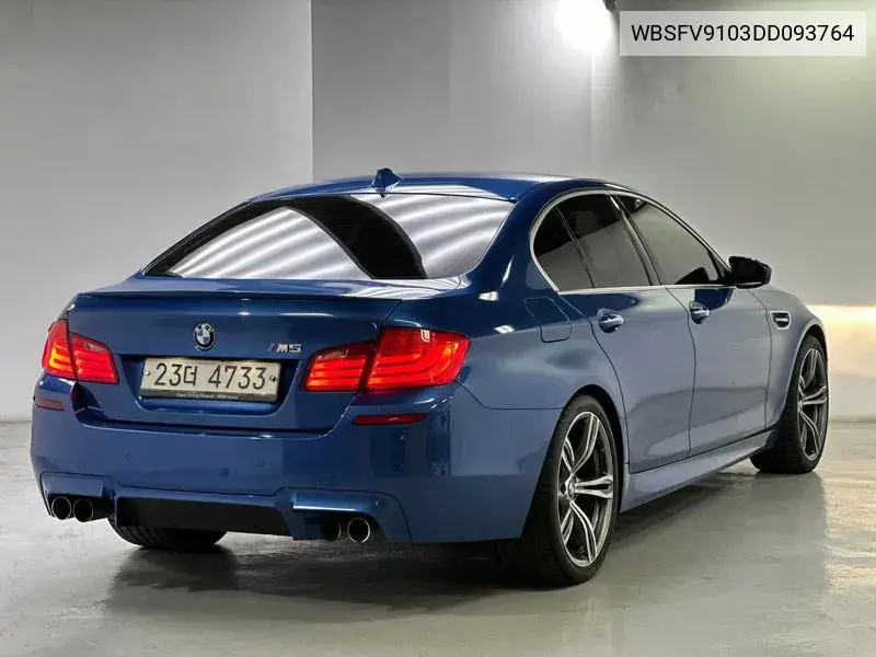 M5 (F10) M5 Sedan VIN: WBSFV9103DD093764 Lot: 39837815