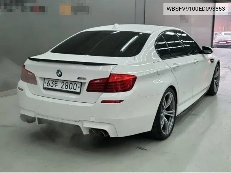 M5 (F10) M5 Sedan VIN: WBSFV9100ED093853 Lot: 38828097