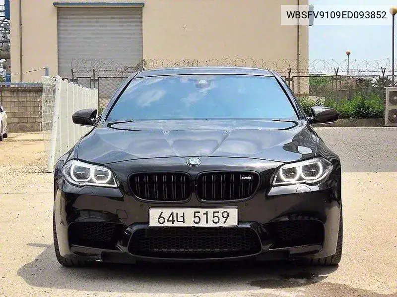 M5 (F10) M5 Sedan VIN: WBSFV9109ED093852 Lot: 39701018