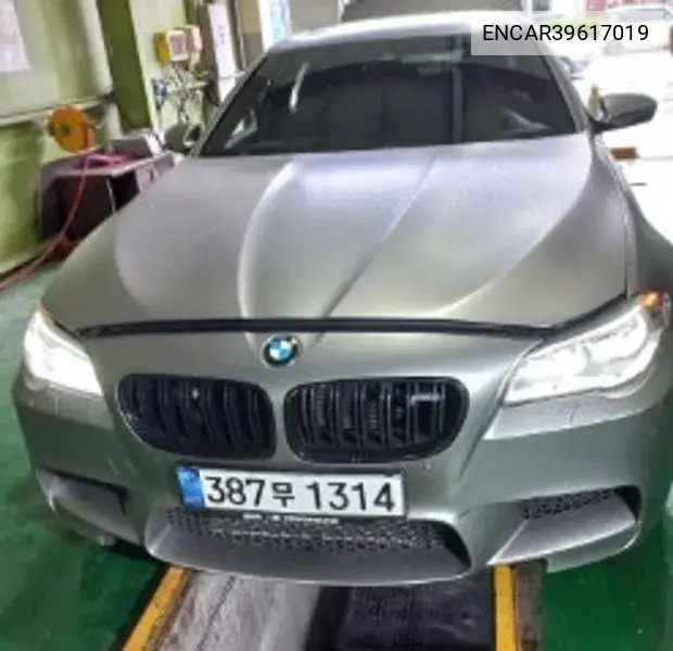M5 (F10) M5 Sedan 30 Jahre Edition VIN: ENCAR39617019 Lot: 39617019