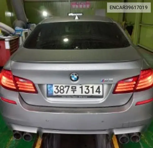 M5 (F10) M5 Sedan 30 Jahre Edition VIN: ENCAR39617019 Lot: 39617019